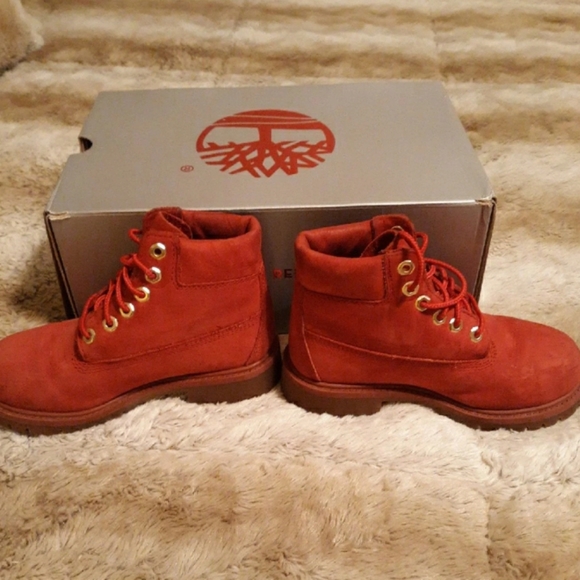 Red Timberlands - Picture 4 of 5